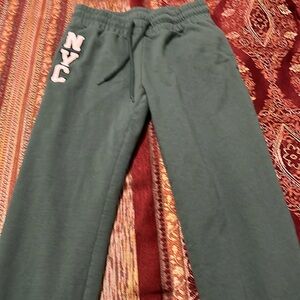 NYC Classic Relaxed Slouchy Soft Women's Hunter Green sweatpants size XS
